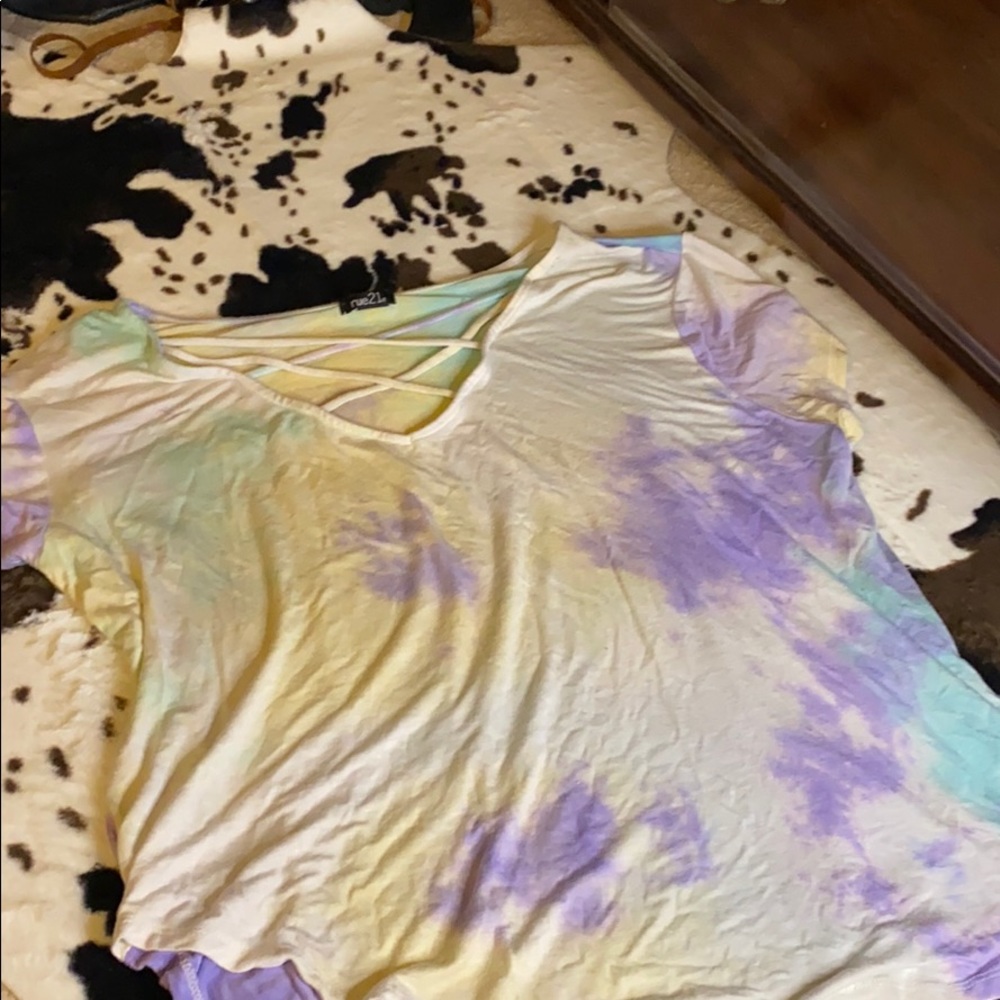 Tie dye v-neck
